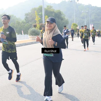 Runner Photo 6926669