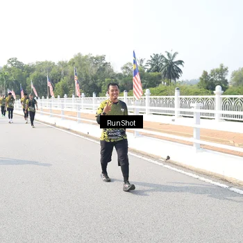 Runner Photo 6926692