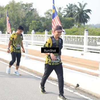Runner Photo 6926732