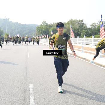 Runner Photo 6926756