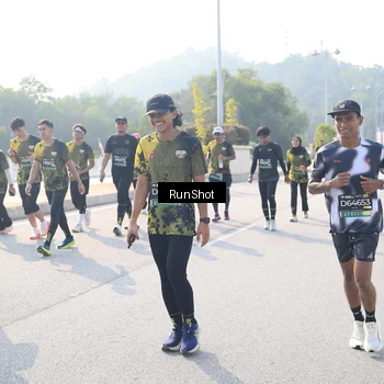 Runner Photo 6926920