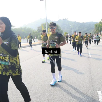 Runner Photo 6926972