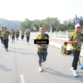 Runner Photo 6926973