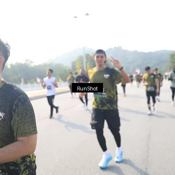 Runner Photo 6927001
