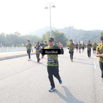 Runner Photo 6927019