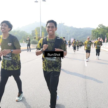 Runner Photo 6927062