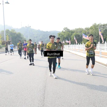 Runner Photo 6927117