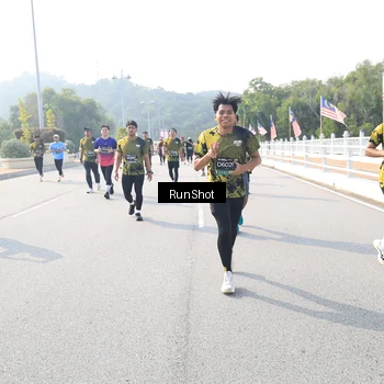 Runner Photo 6927118