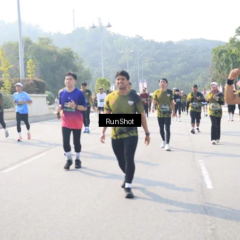 Runner Photo 6927123