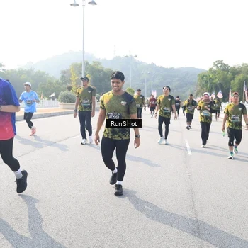 Runner Photo 6927141