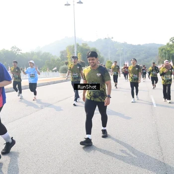 Runner Photo 6927144