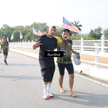 Runner Photo 6927258