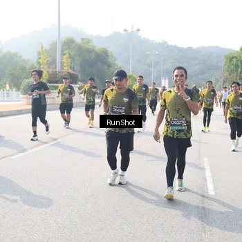 Runner Photo 6927573