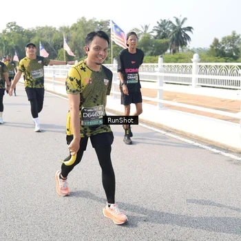 Runner Photo 6927592