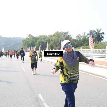 Runner Photo 6927701