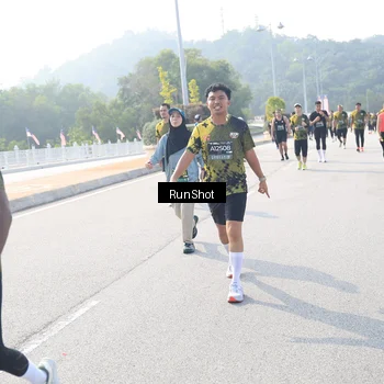 Runner Photo 6927734