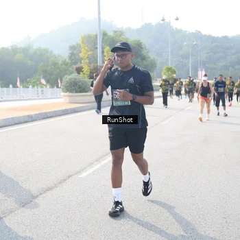 Runner Photo 6927815