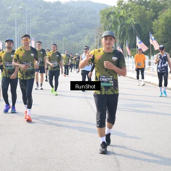 Runner Photo 6927876