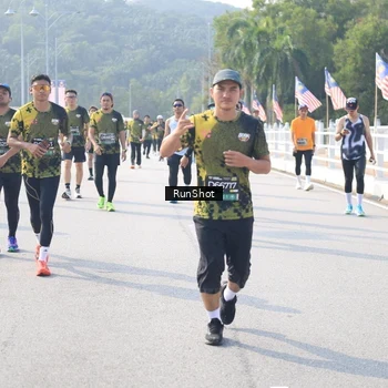 Runner Photo 6927883