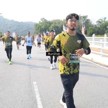 Runner Photo 6927923