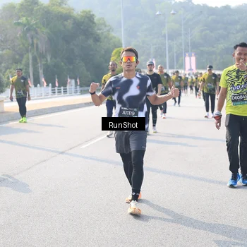 Runner Photo 6928042