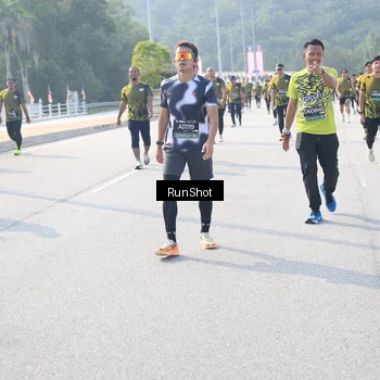 Runner Photo 6928044