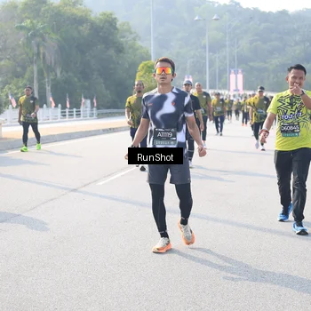 Runner Photo 6928049
