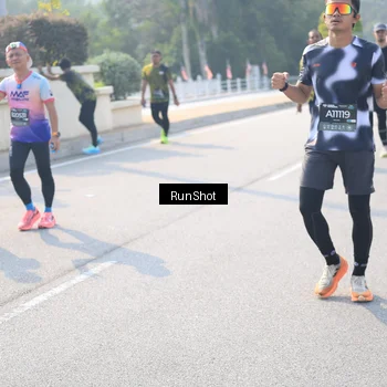 Runner Photo 6928052