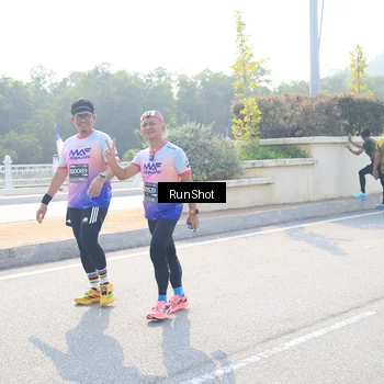Runner Photo 6928061