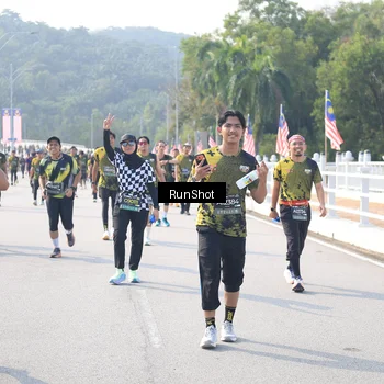 Runner Photo 6928085