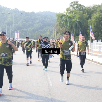 Runner Photo 6928086