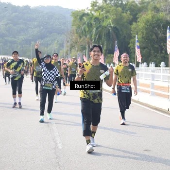 Runner Photo 6928087