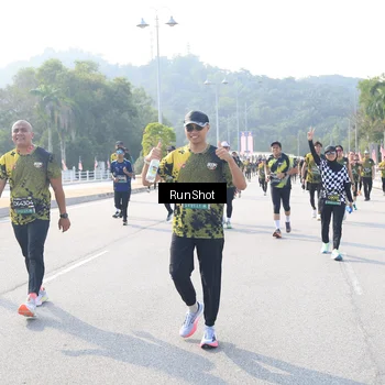 Runner Photo 6928089