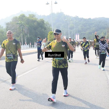 Runner Photo 6928090