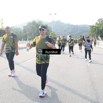Runner Photo 6928099