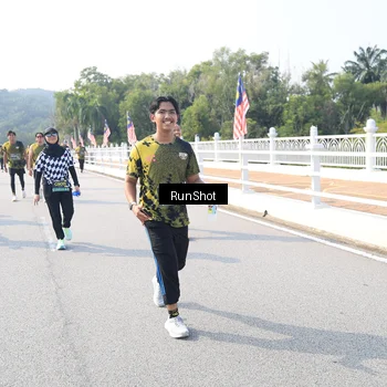 Runner Photo 6928100