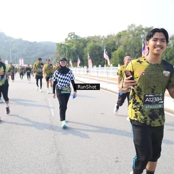 Runner Photo 6928107