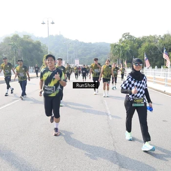 Runner Photo 6928114