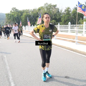 Runner Photo 6928143