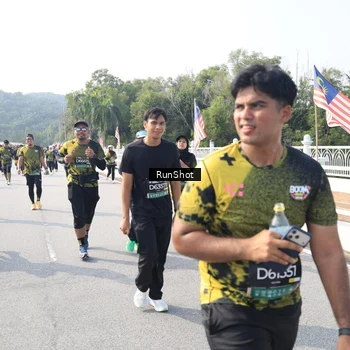Runner Photo 6928191