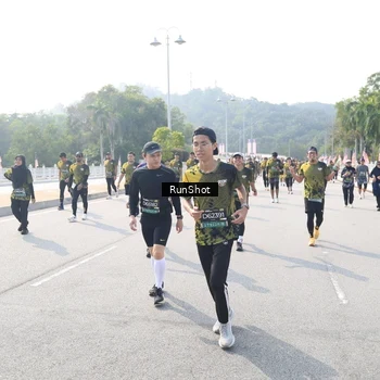 Runner Photo 6928199