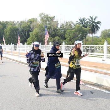 Runner Photo 6928233
