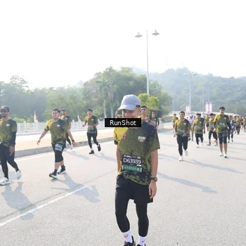 Runner Photo 6928234