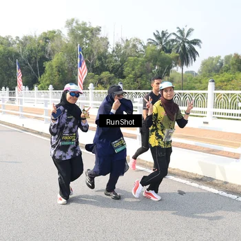 Runner Photo 6928235