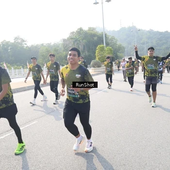 Runner Photo 6928243