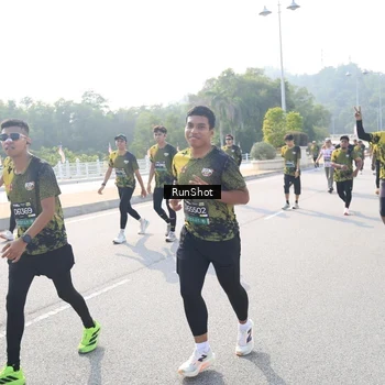 Runner Photo 6928244