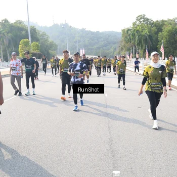Runner Photo 6928272