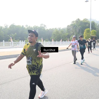Runner Photo 6928281