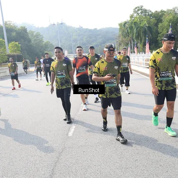 Runner Photo 6928372