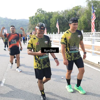 Runner Photo 6928374